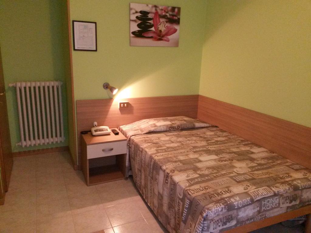 Albergo Esperia Tabiano Terme Room photo